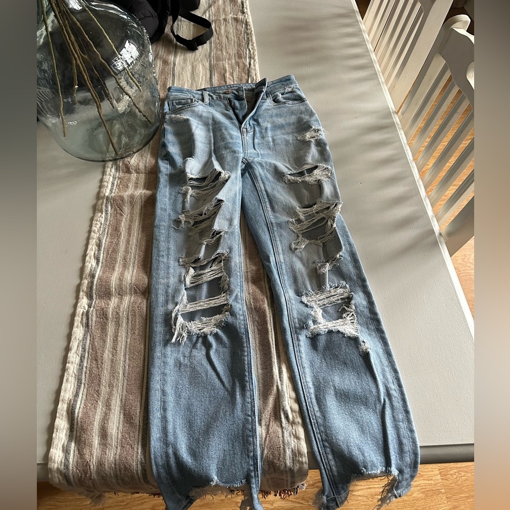 American Eagle High Rise Stretch Mom Jean